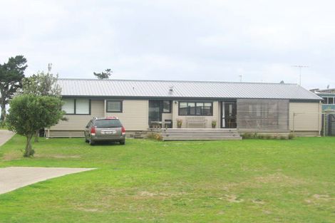 Photo of property in 116 Sands Crescent, Matarangi, Whitianga, 3592