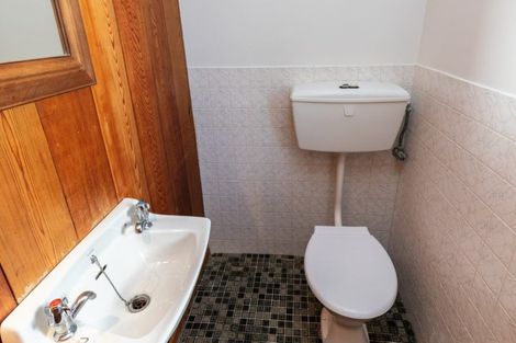 Photo of property in 39 Lucknow Terrace, Khandallah, Wellington, 6035