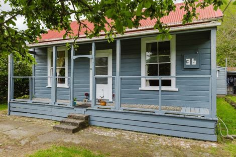 Photo of property in 36 Newman Road, Eketahuna, 4900