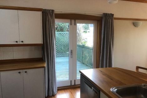 Photo of property in 18 Raroa Road, Kelburn, Wellington, 6012