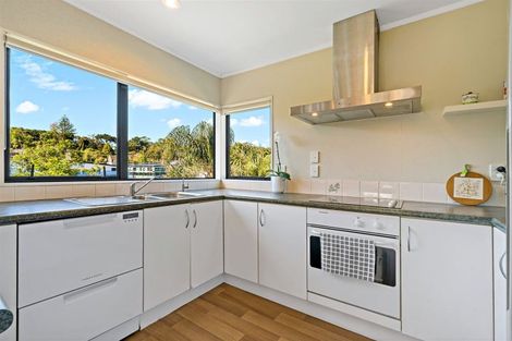 Photo of property in 2/11a Agincourt Street, Glenfield, Auckland, 0629