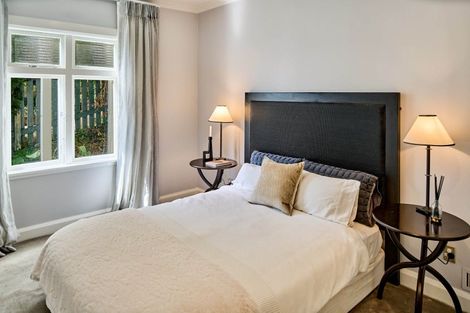 Photo of property in 43 The Crescent, Roseneath, Wellington, 6011