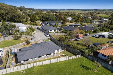 Photo of property in 9 St Julia Court, Helensville, 0800