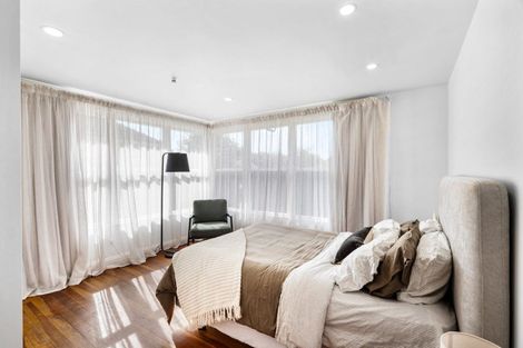 Photo of property in 716 Grove Road, Mayfair, Hastings, 4122