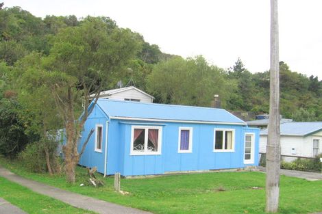 Photo of property in 18 Lincoln Avenue, Tawa, Wellington, 5028