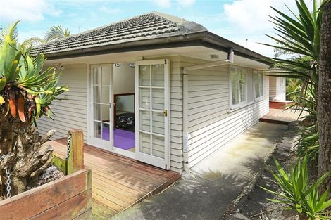 Photo of property in 42 Glengarry Road, Glen Eden, Auckland, 0602