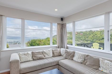 Photo of property in 58 Pokohiwi Road, Normandale, Lower Hutt, 5010