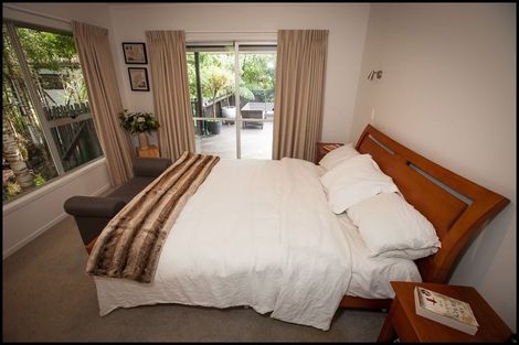 Photo of property in 30 Mappin Place, Chatswood, Auckland, 0626