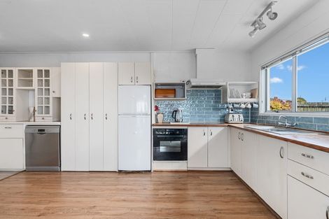 Photo of property in 2 Knox Place, Greerton, Tauranga, 3112