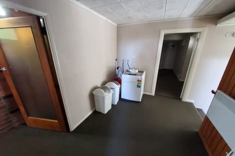 Photo of property in 2 Sugarloaf Road, Brooklyn, Wellington, 6021