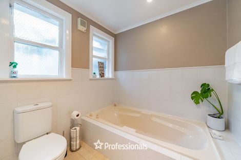 Photo of property in 14 Pinehaven Road, Pinehaven, Upper Hutt, 5019