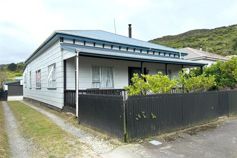 Photo of property in 33 Murray Street, Greymouth, 7805