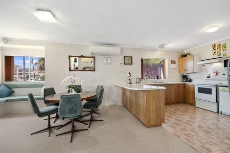 Photo of property in 96 Unsworth Drive, Unsworth Heights, Auckland, 0632