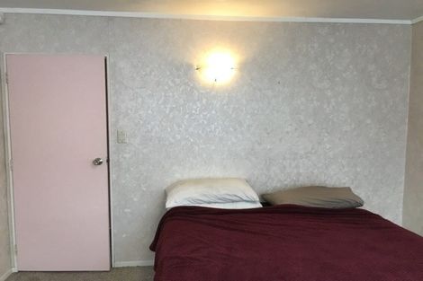 Photo of property in 2/116 Seabrook Avenue, New Lynn, Auckland, 0600