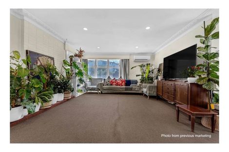 Photo of property in 6 Glenvil Lane, Te Atatu Peninsula, Auckland, 0610