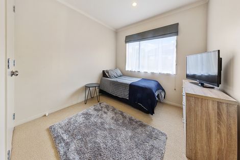 Photo of property in 33 Croftview Road, Wattle Downs, Auckland, 2103