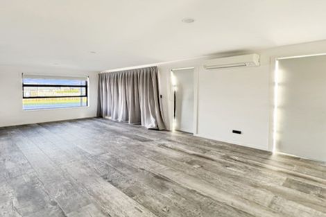 Photo of property in 16 Kelly Road, Riverhead, 0820