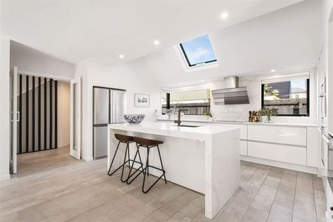 Photo of property in 2a Wairarapa Terrace, Merivale, Christchurch, 8014