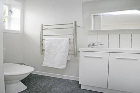 Photo of property in 73 Townsend Road, Miramar, Wellington, 6022