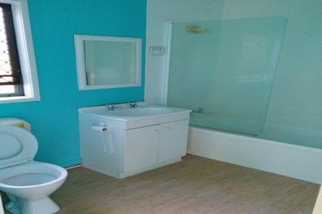 Photo of property in 19 Caspian Close, New Lynn, Auckland, 0600