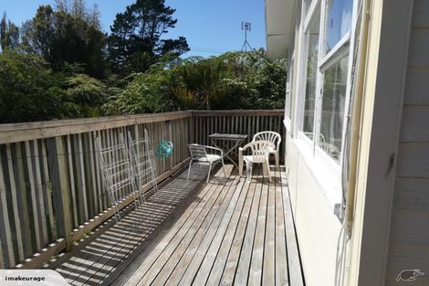 Photo of property in 46 Sunnyside Road, Sunnyvale, Auckland, 0612