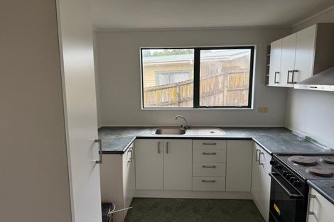 Photo of property in 10 Kaponga Crescent, New Lynn, Auckland, 0600