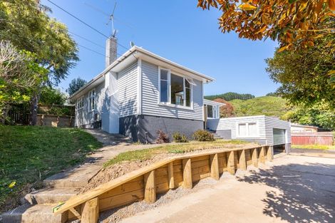 Photo of property in 68 The Drive, Tawa, Wellington, 5028