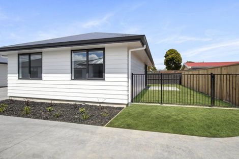 Photo of property in 2/16 Betley Crescent, Fairview Downs, Hamilton, 3214