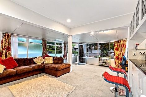 Photo of property in 2/16 Bluefin Way, West Harbour, Auckland, 0618