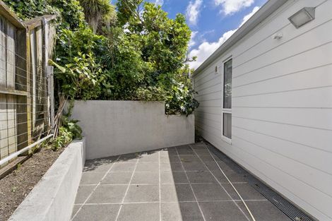 Photo of property in 15 Wadestown Road, Wadestown, Wellington, 6012