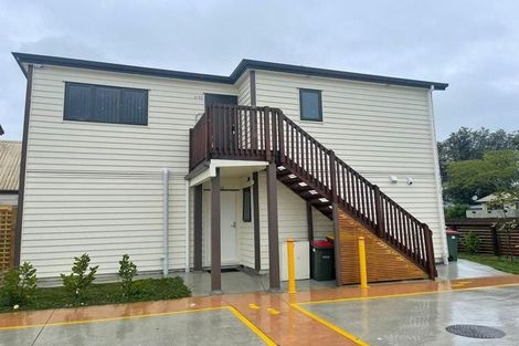 Photo of property in 2/50 Manuroa Road, Takanini, 2112