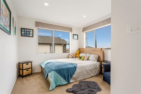 Photo of property in 21 Tawa Place, Orewa, 0931