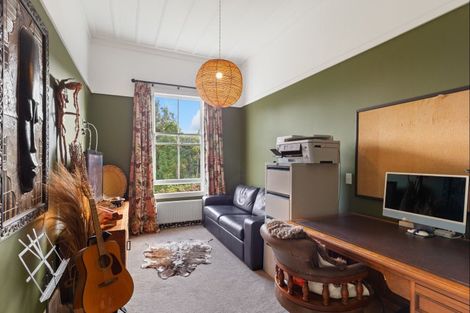 Photo of property in 214 Heatherlea Road East, Levin, 5571