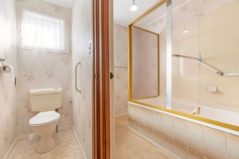 Photo of property in 8 Warden Place, Mangere Bridge, Auckland, 2022