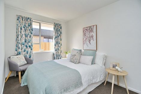 Photo of property in 17a Queenspark Drive, Parklands, Christchurch, 8083