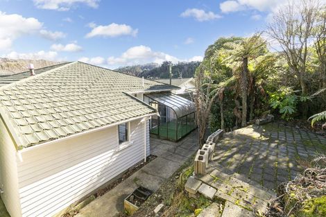 Photo of property in 5 Burrows Avenue, Karori, Wellington, 6012