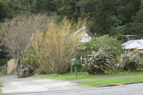 Photo of property in 93 Tawhai Street, Stokes Valley, Lower Hutt, 5019
