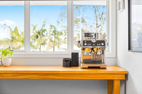 Photo of property in 40 Hindmarsh Street, Henderson, Auckland, 0612