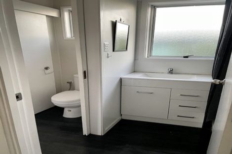 Photo of property in 8 Sharland Avenue, Manurewa, Auckland, 2102