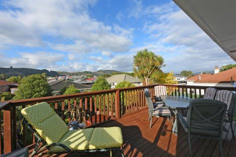 Photo of property in 42a Kowhai Avenue, Ebdentown, Upper Hutt, 5018