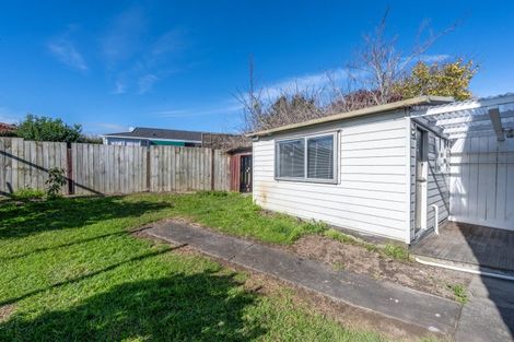 Photo of property in 2/25 Ballater Place, Highland Park, Auckland, 2010
