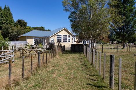 Photo of property in 680 Laws Road, Dannevirke, 4978