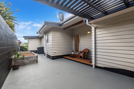Photo of property in 1/9 Watea Road, Torbay, Auckland, 0630