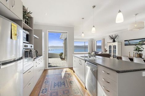 Photo of property in 493 Karaka Bay Road, Karaka Bays, Wellington, 6022