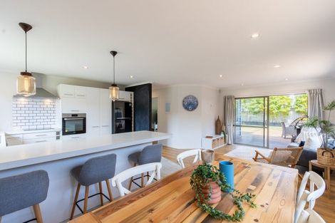 Photo of property in 7 Simpson Crescent, Raumati Beach, Paraparaumu, 5032