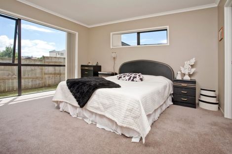 Photo of property in 29 Canyon Drive, Oteha, Auckland, 0632