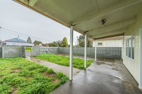 Photo of property in 32 Miro Street, Castlecliff, Whanganui, 4501
