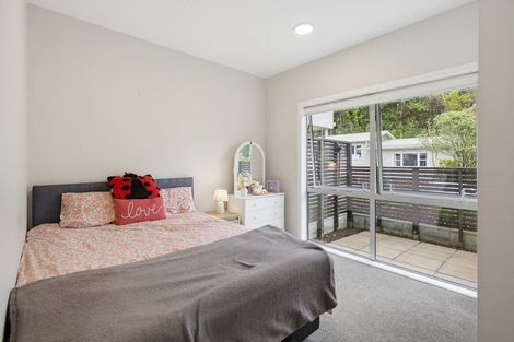 Photo of property in 25 Batchelor Street, Newlands, Wellington, 6037