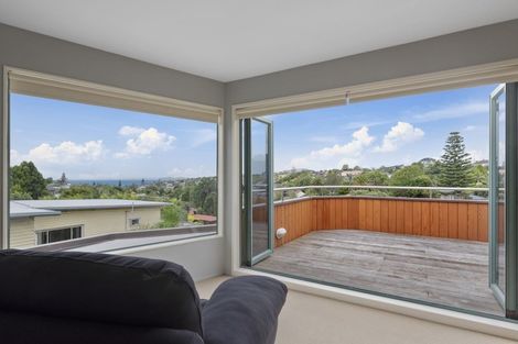 Photo of property in 697 Beach Road, Rothesay Bay, Auckland, 0630