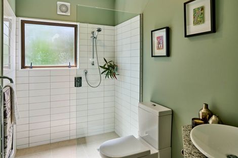 Photo of property in 8 Cheviot Road, Lowry Bay, Lower Hutt, 5013